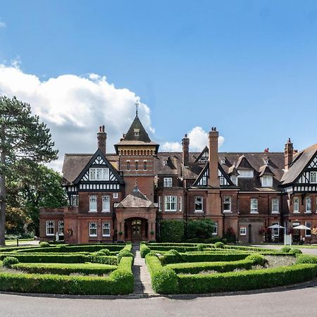 Woodlands Park Hotel Cobham  Εξωτερικό φωτογραφία