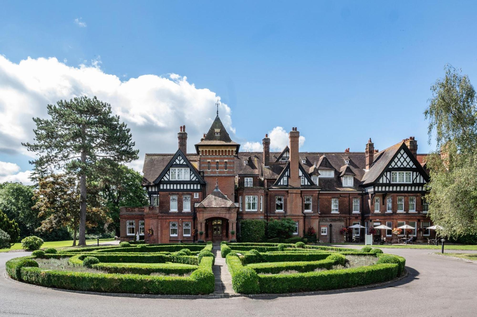 Woodlands Park Hotel Cobham  Εξωτερικό φωτογραφία