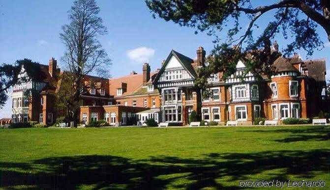 Woodlands Park Hotel Cobham  Εξωτερικό φωτογραφία